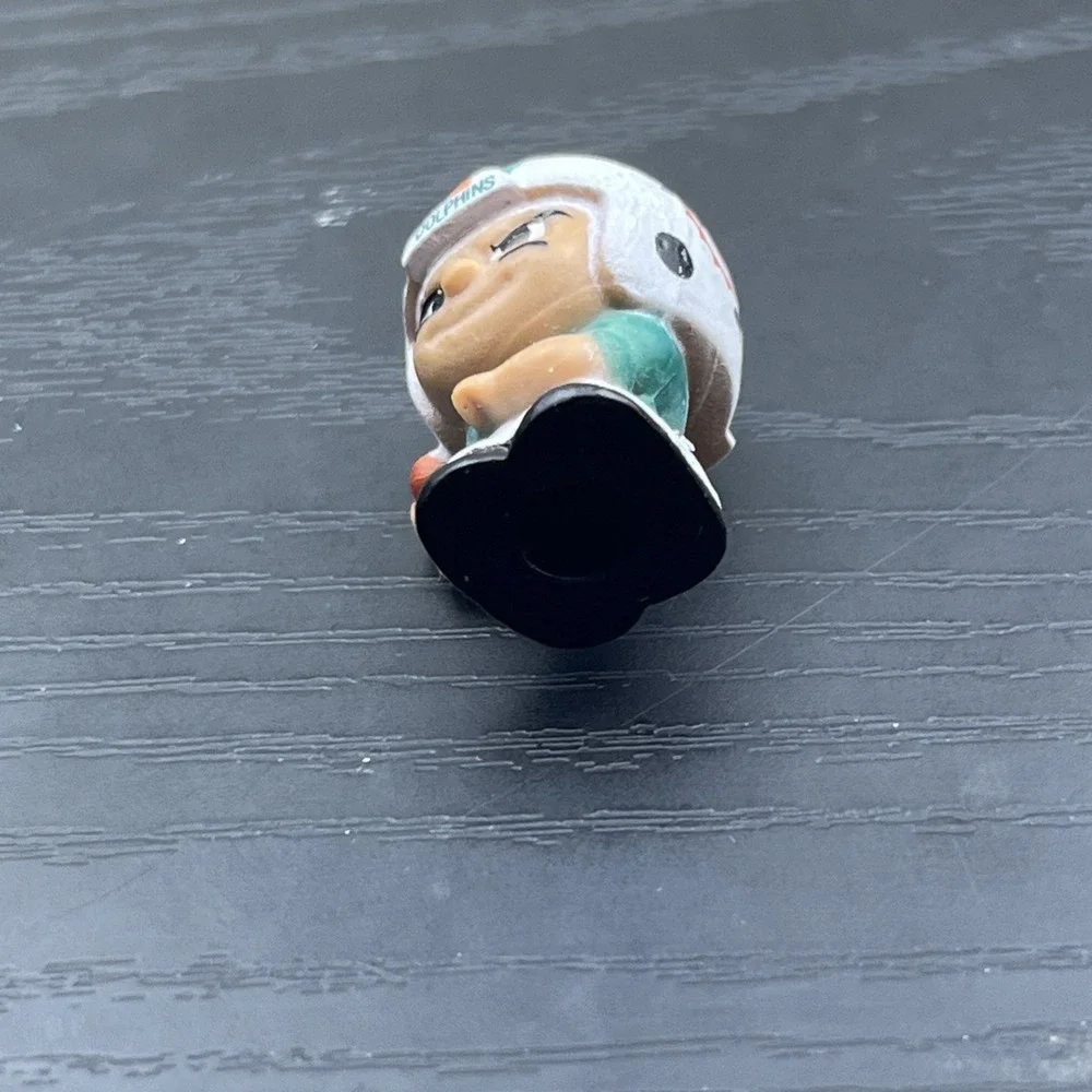 TeenyMates Legends Series Miami Dolphins NFL Mini Figure Party Animal